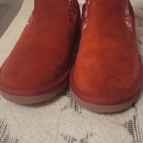 DEAL! UGGS Kaelou Bandana Red suede boots sz 4 - Picture 7 of 10